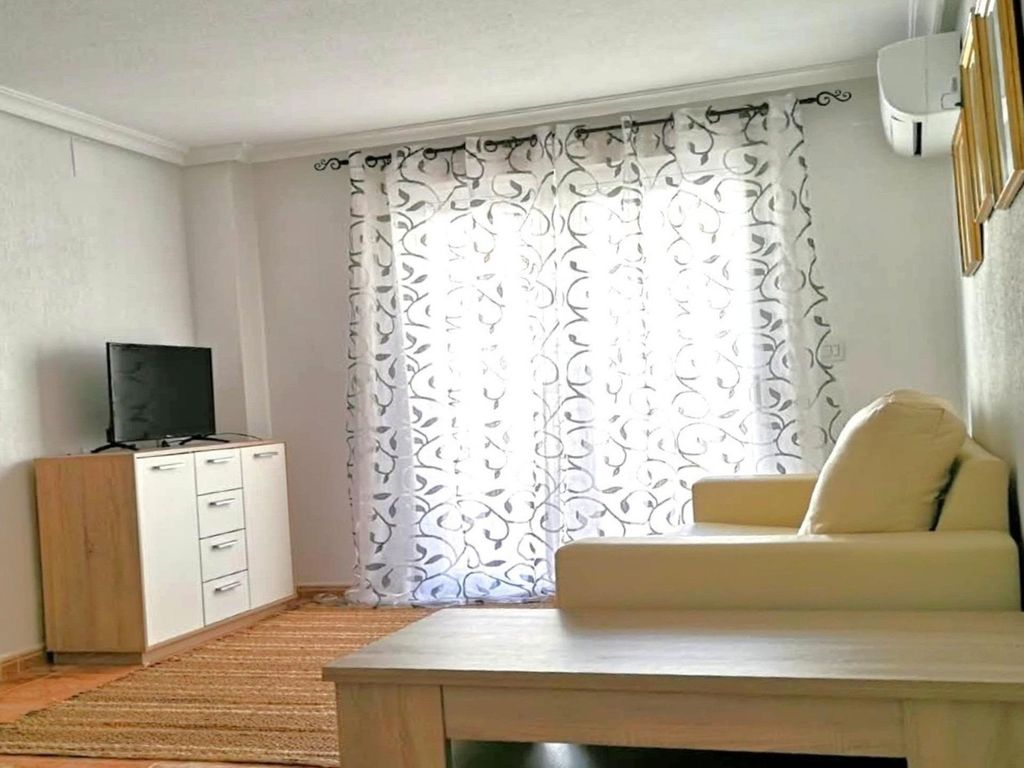 Property photo 2 of 31
