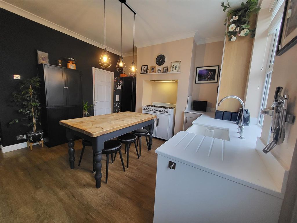 Property photo 2 of 15 Kitchen/Diner