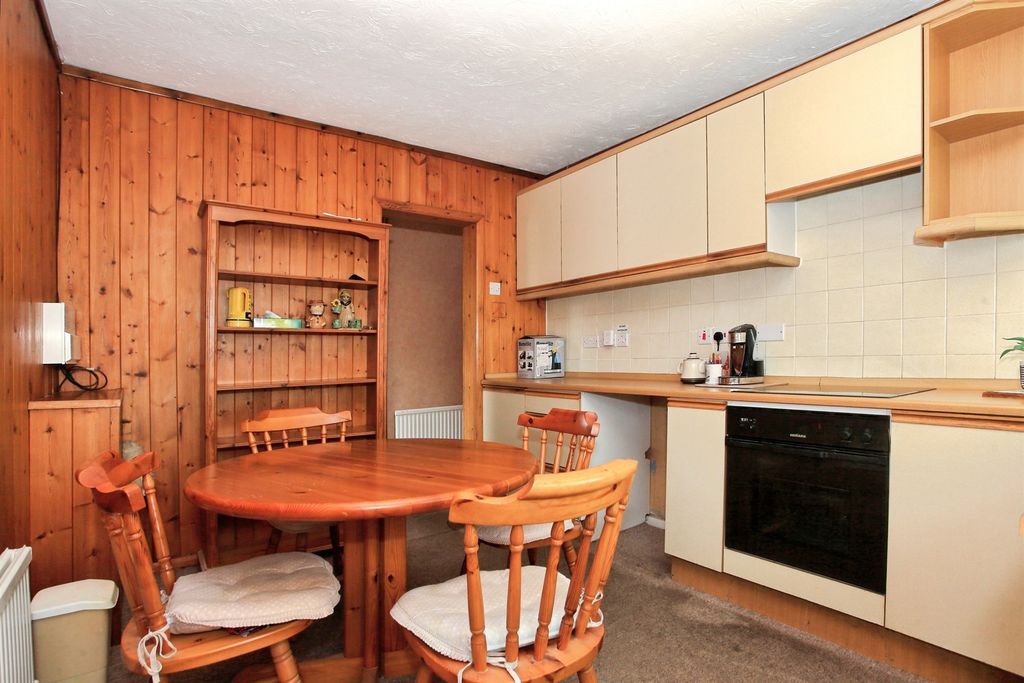 Property photo 3 of 19