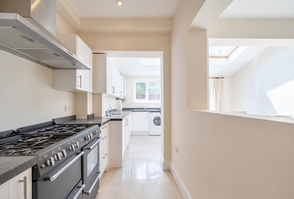 Property photo 3 of 19 1453421-39-69F0A9...