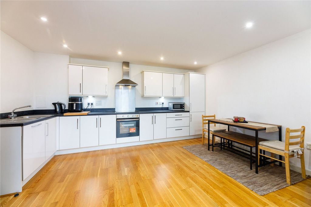 Property photo 3 of 6 Picture No. 07