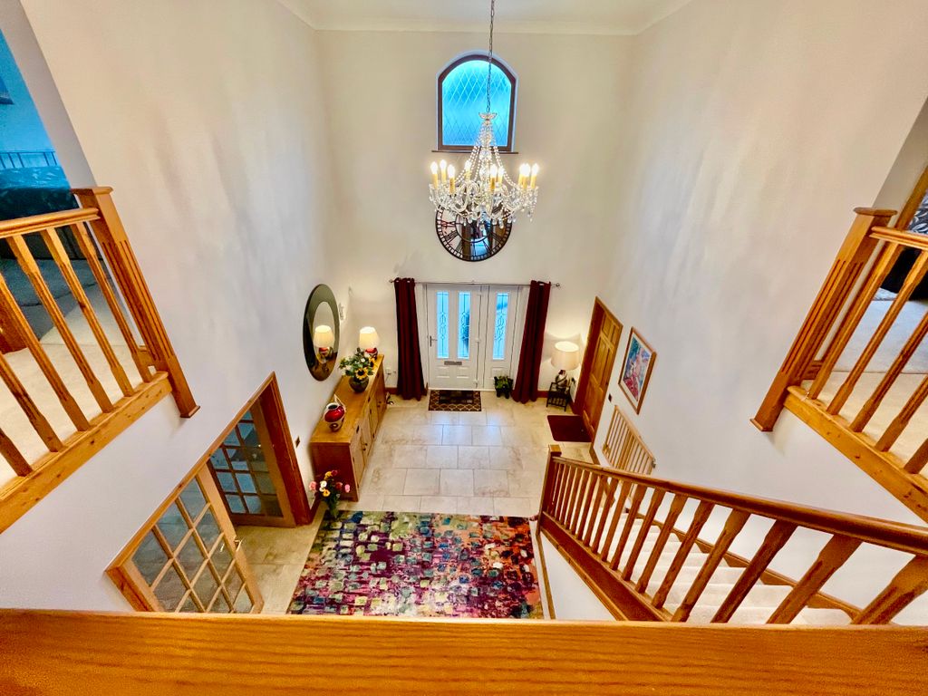 Property photo 3 of 33