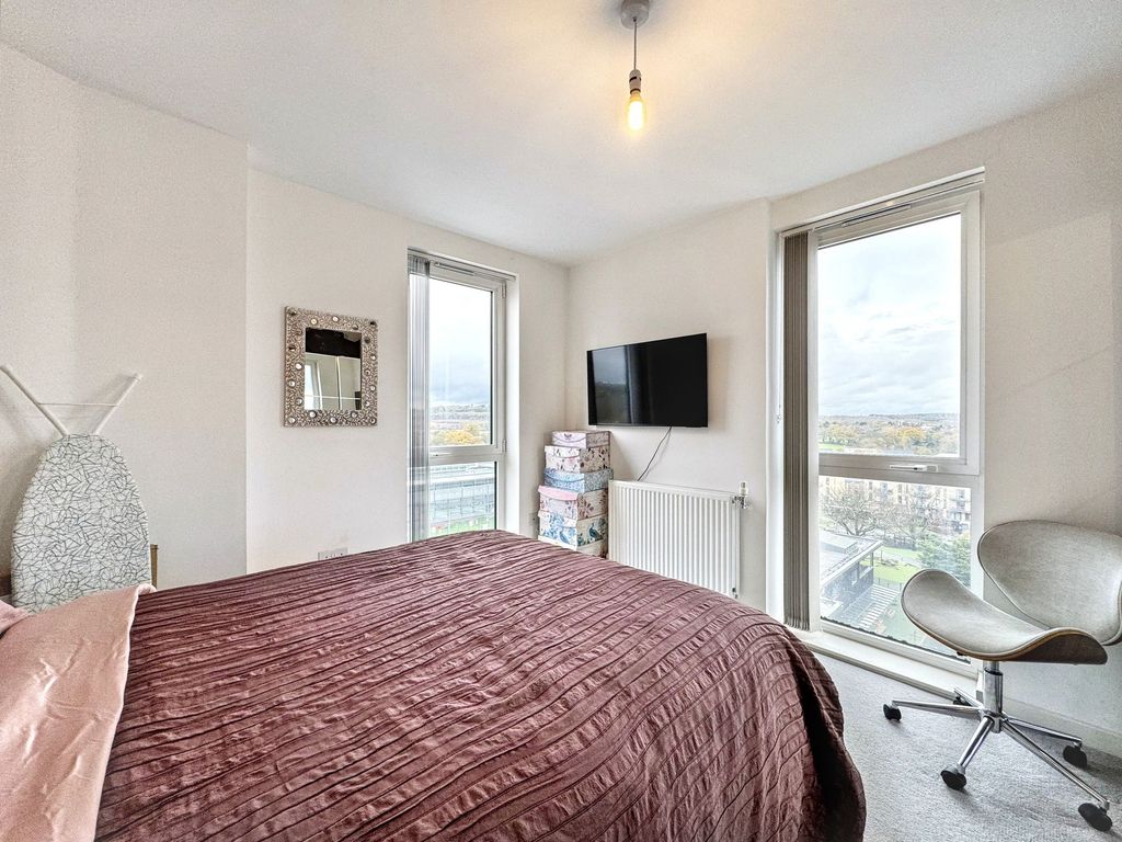 Property photo 3 of 14 Double Bedroom