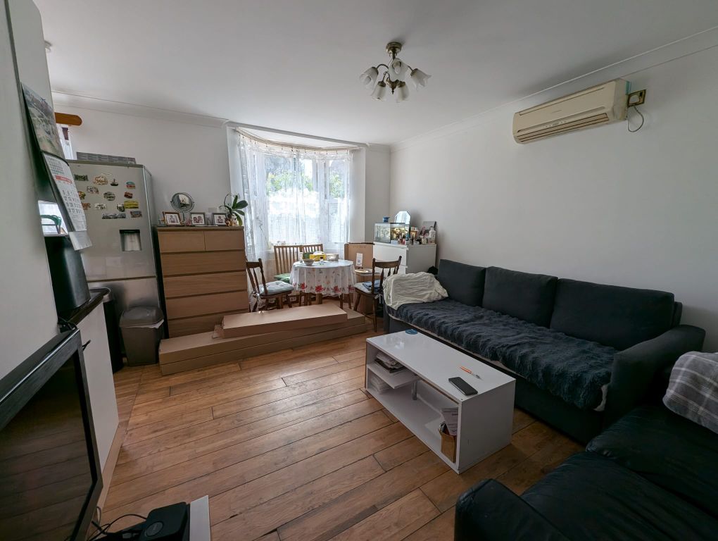 Property photo 2 of 11 Lounge Area