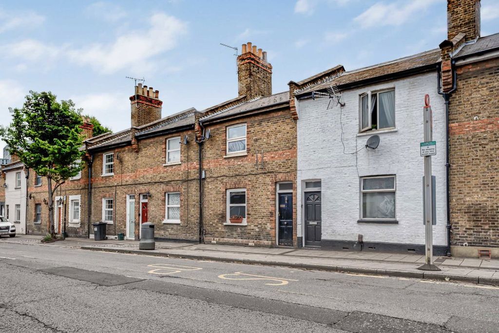 Property photo 1 of 6