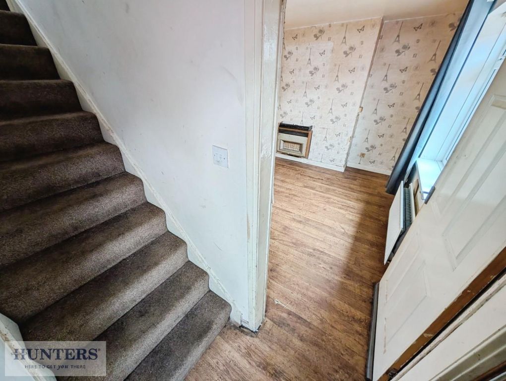 Property photo 2 of 9 Entrance Hallway