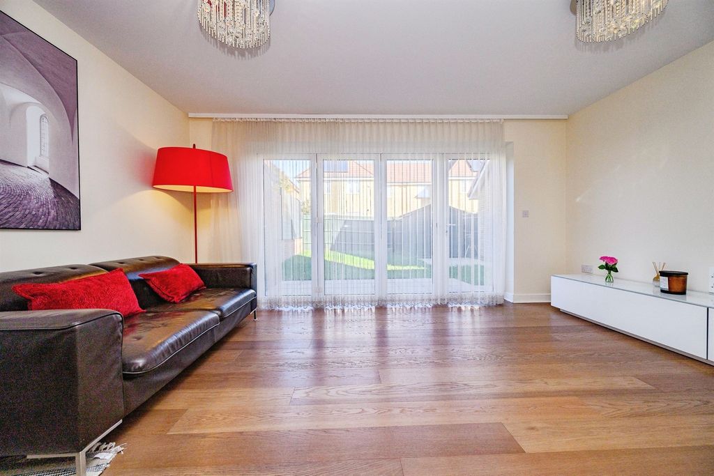 Property photo 2 of 18