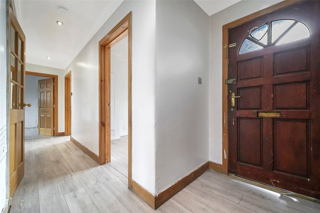 Property photo 2 of 17 Picture No. 04