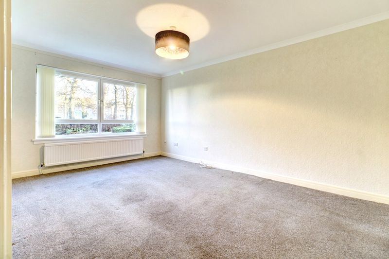 Property photo 2 of 18 Lounge