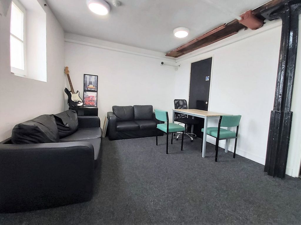 Property photo 3 of 39