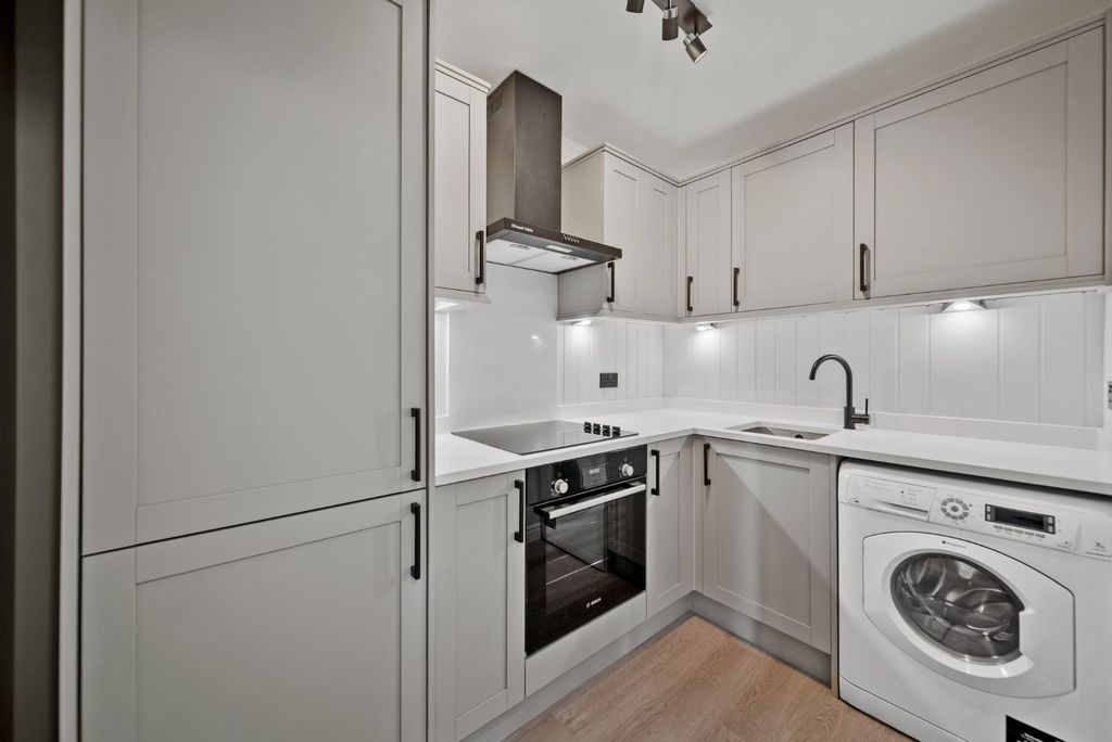 Property photo 2 of 12 Picture 2