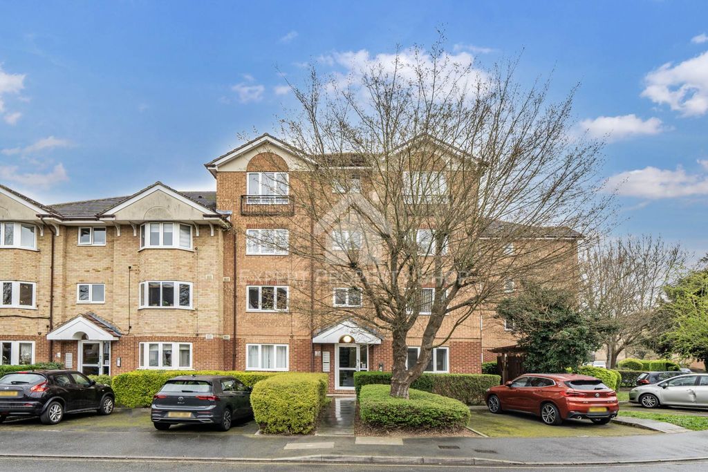 Property photo 3 of 12