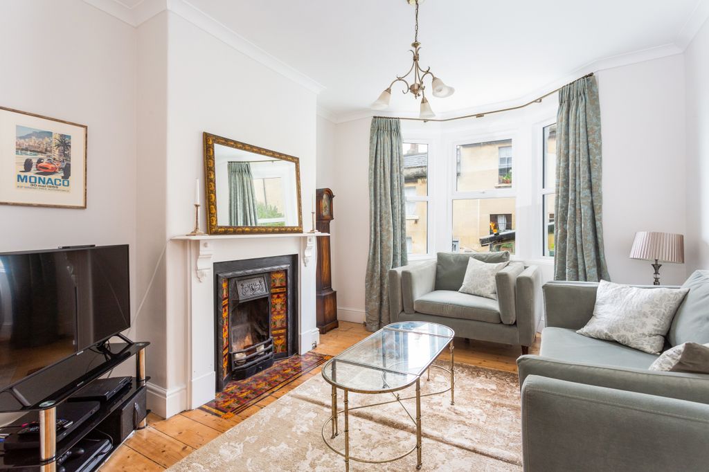 Property photo 3 of 11 Sitting Room