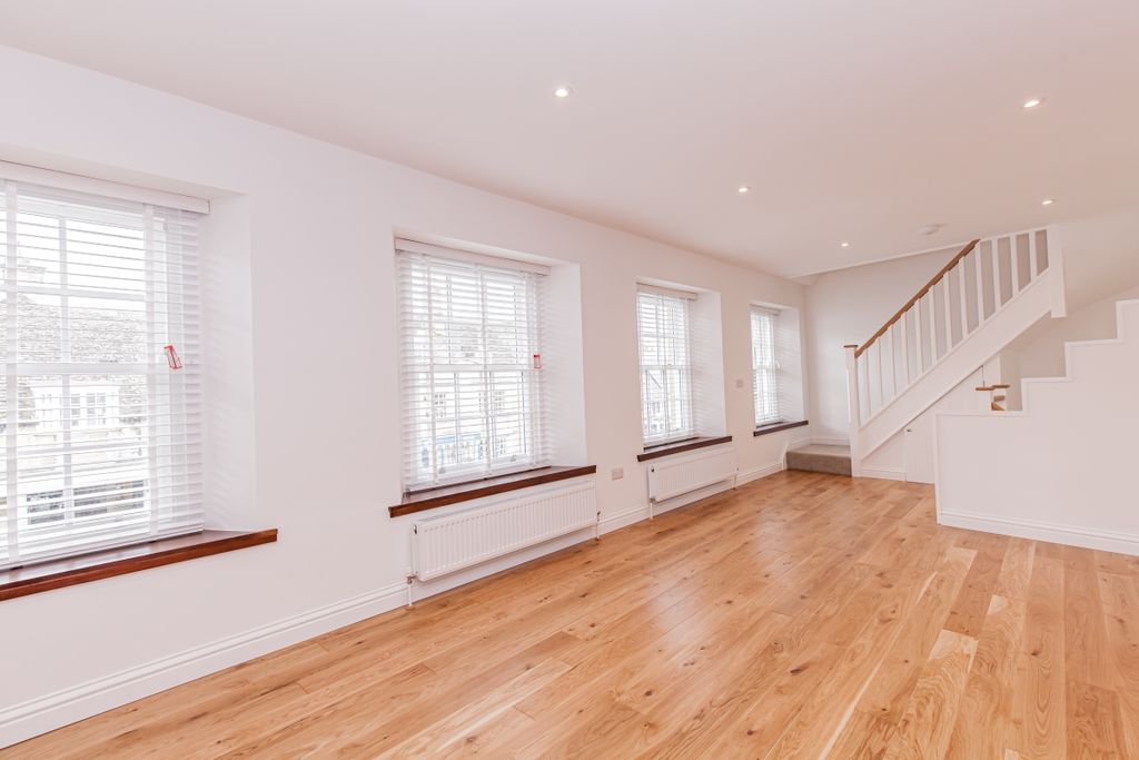 Property photo 3 of 9 161905