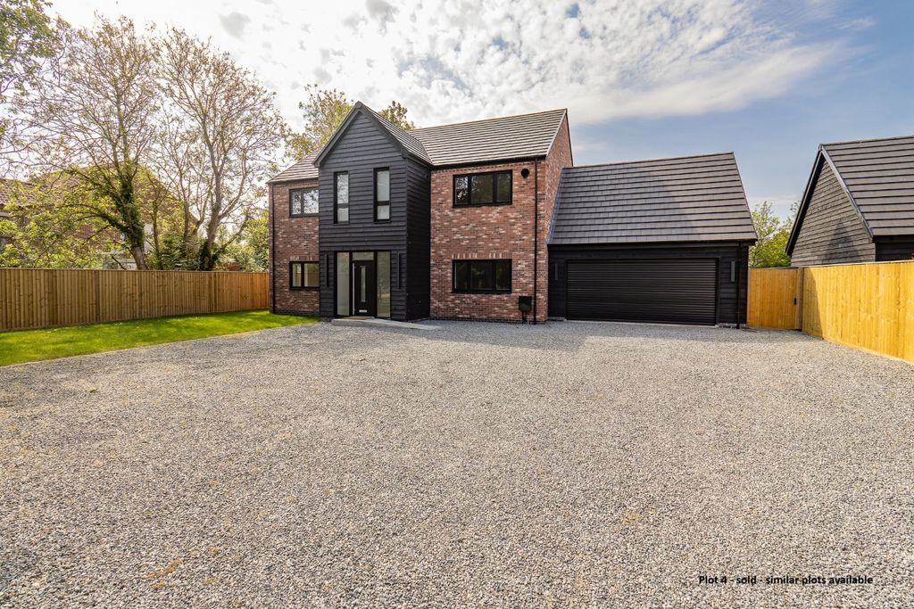 Property photo 1 of 58 5476060