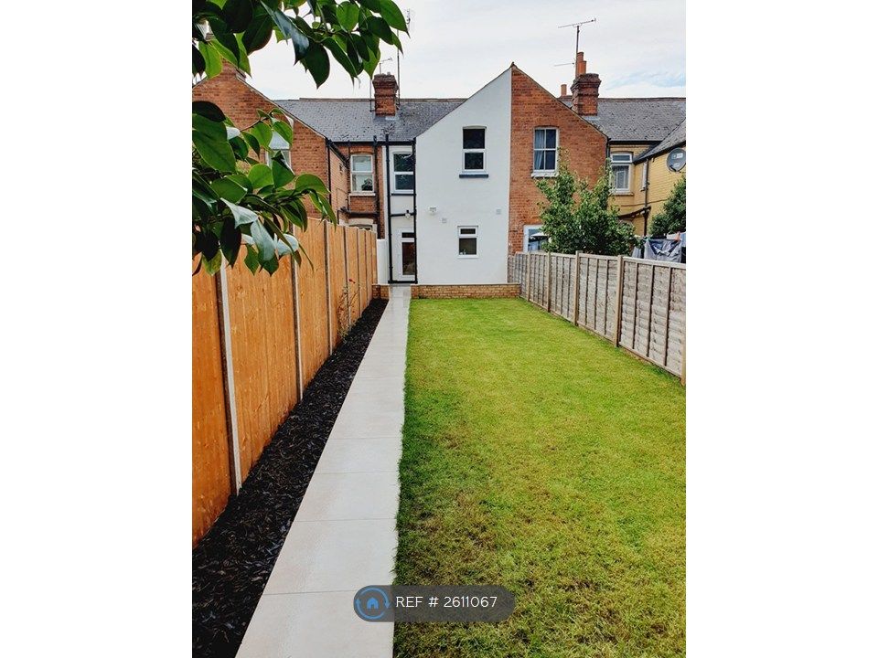Property photo 2 of 26 Private Garden (Re-Landscaped)