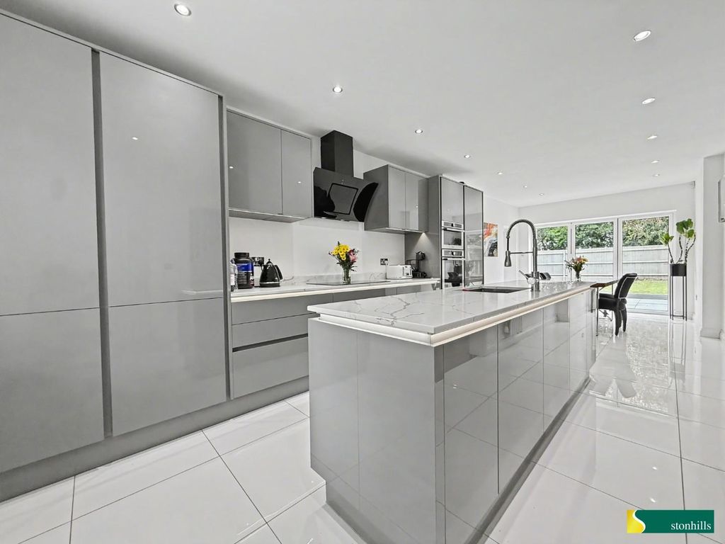 Property photo 2 of 22 18.Jpg