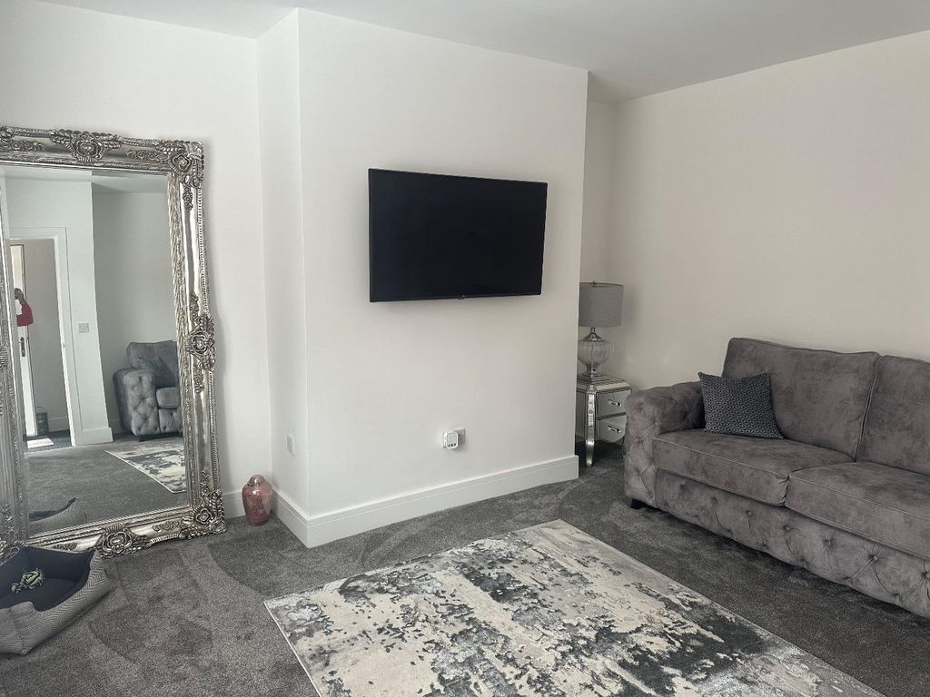 Property photo 2 of 17 Tempimageebzyxo.Jpg