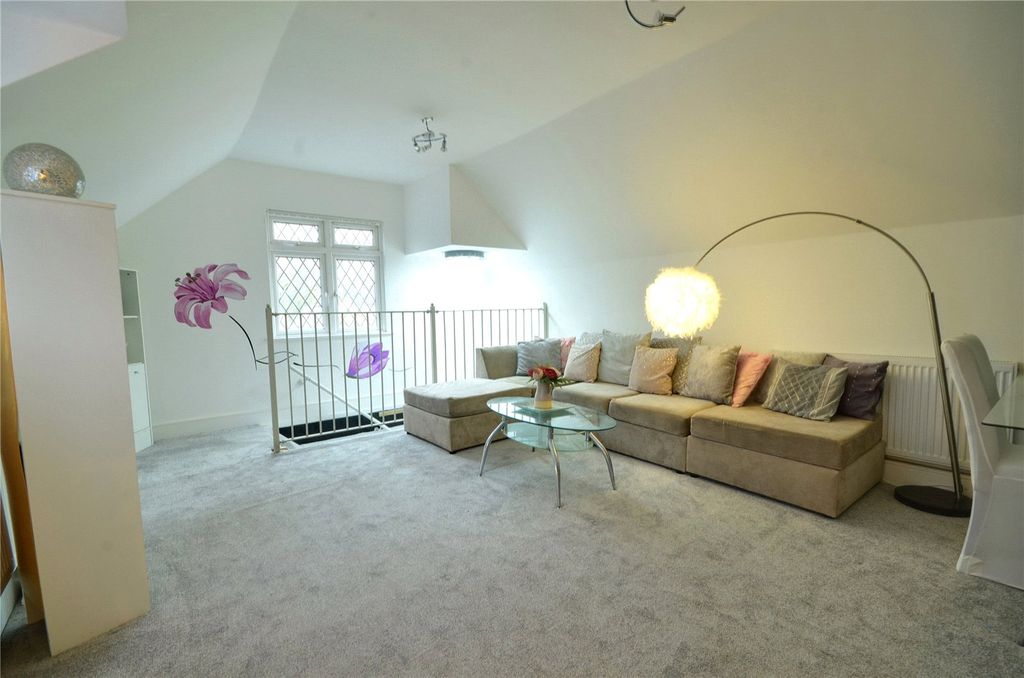 Property photo 1 of 8 Treetops Lounge