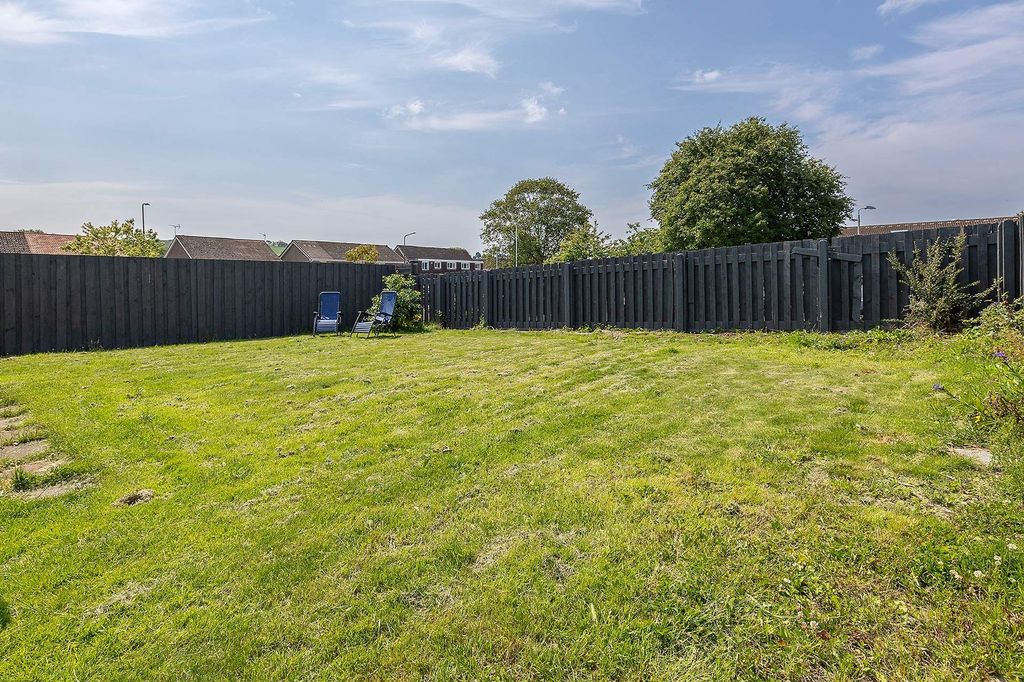 Property photo 2 of 21 Garden
