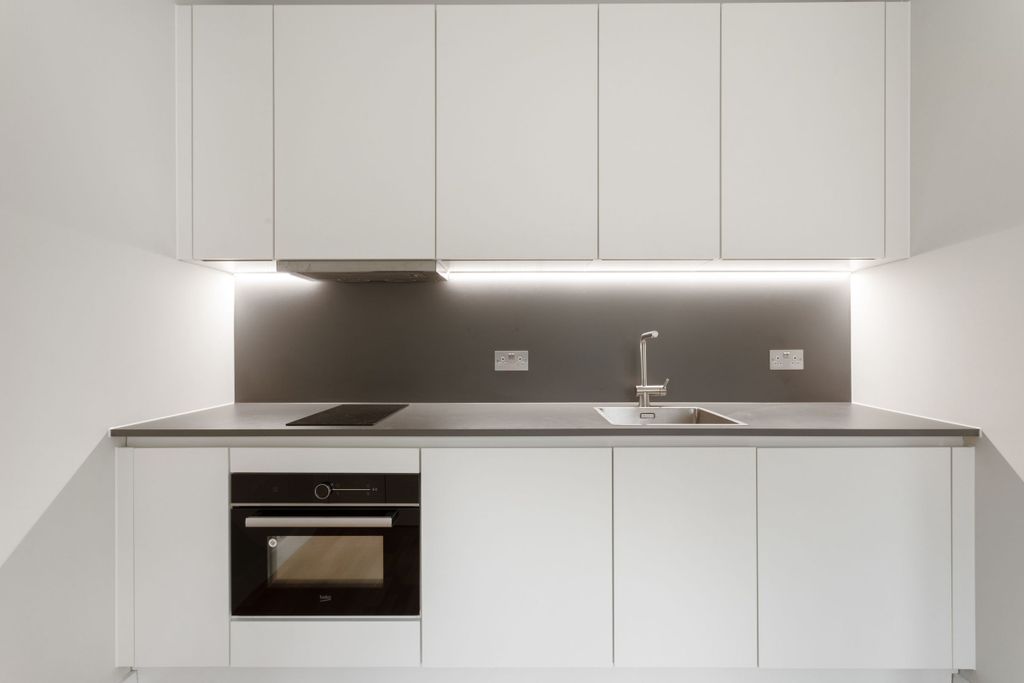 Property photo 2 of 9 Kitchen