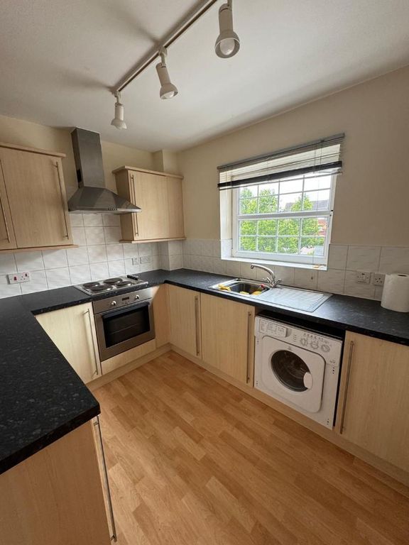 Property photo 2 of 8 Kitchen.Jpg