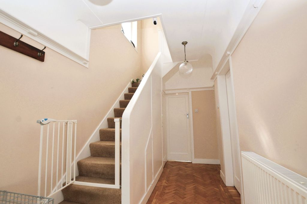Property photo 2 of 25