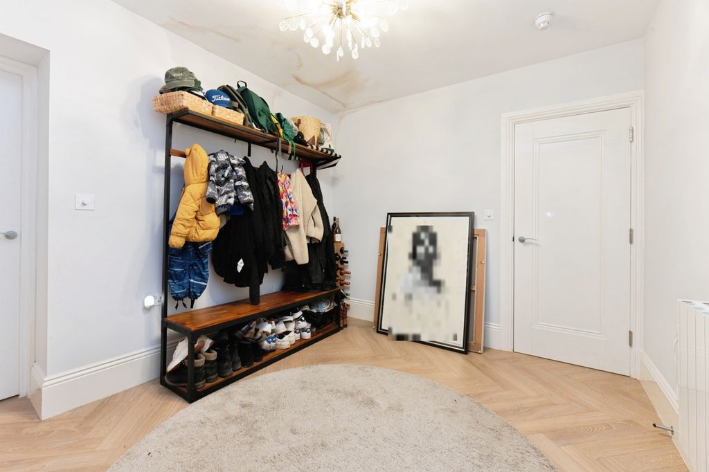 Additional image 15 of 3 bed flat for saleEpsom Road, Guildford, Surrey GU1