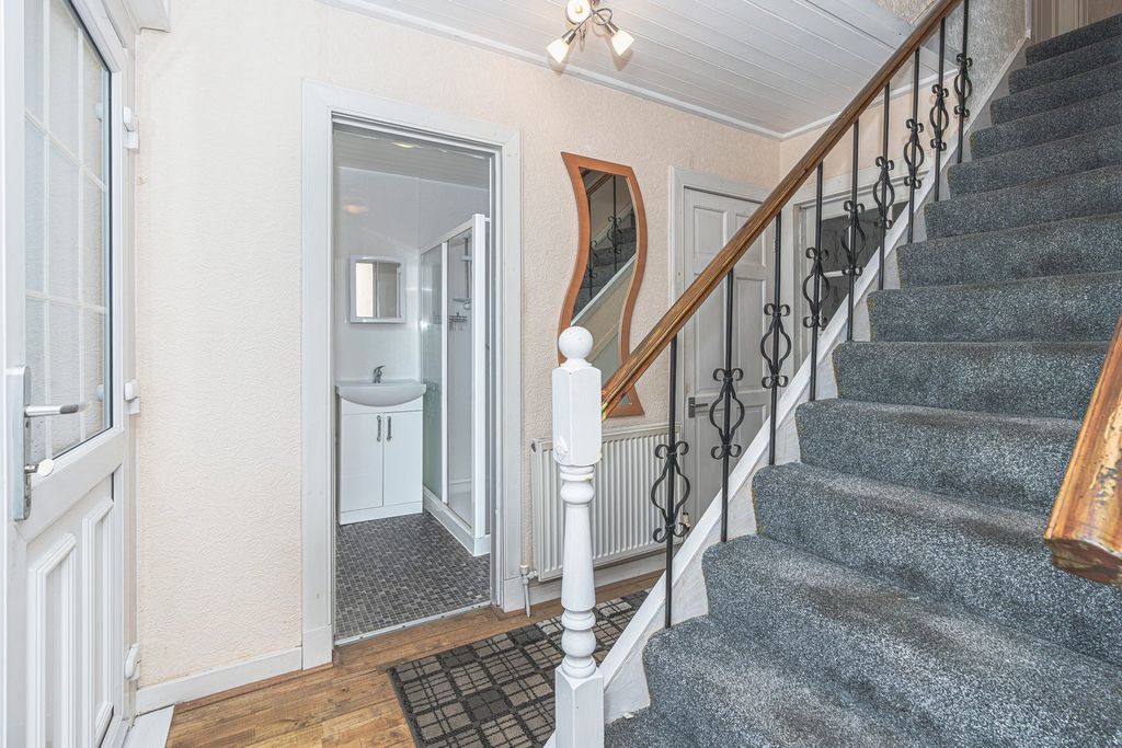 Property photo 3 of 29