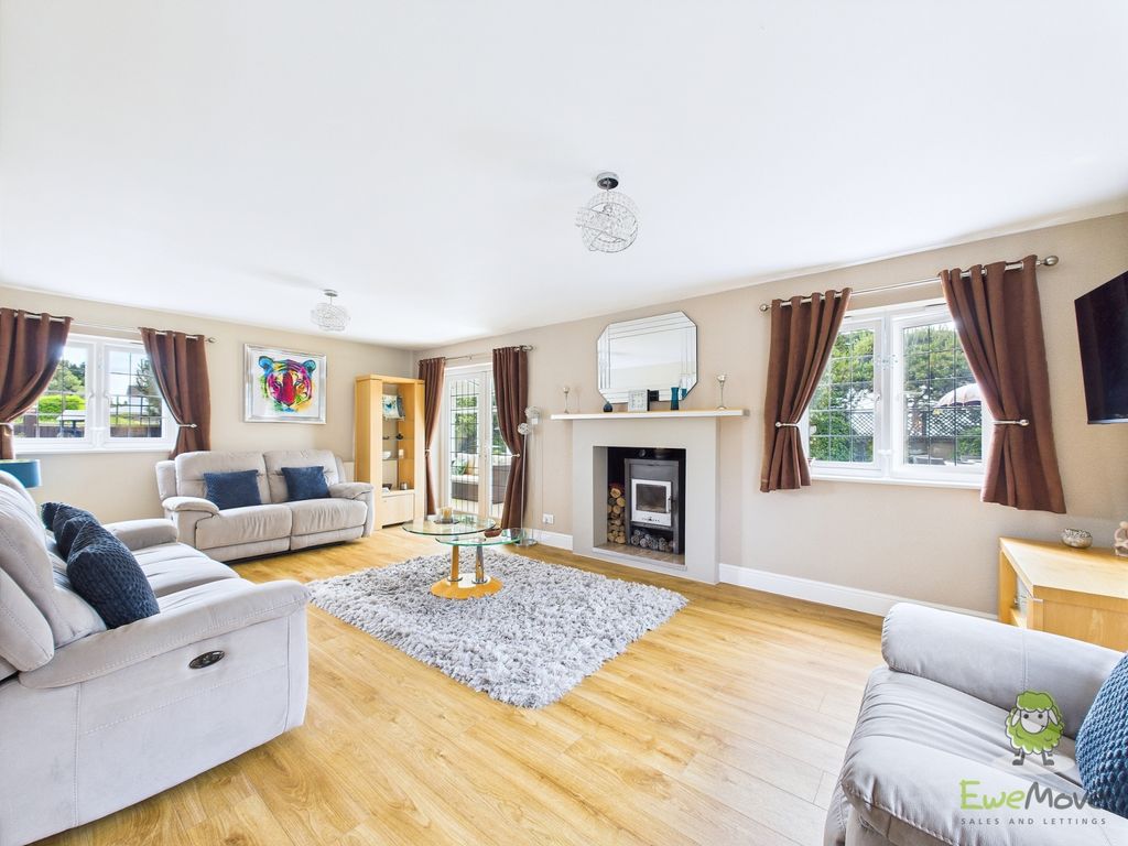 Property photo 2 of 63 Cam01543G0-Pr0132-Still023