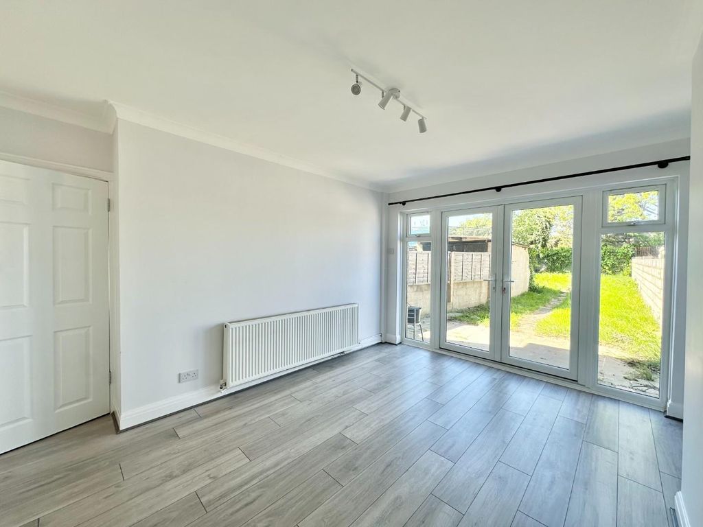 Property photo 2 of 12 Img_2852.Jpg