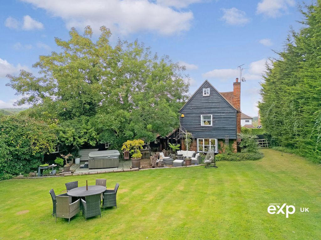 Property photo 2 of 39