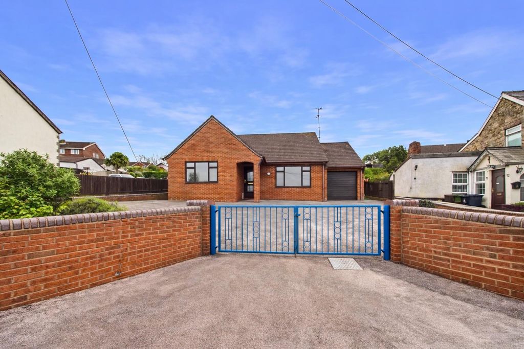 Property photo 2 of 21