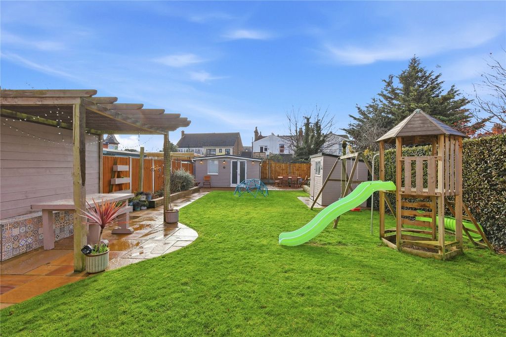 Property photo 3 of 29 Picture No. 31