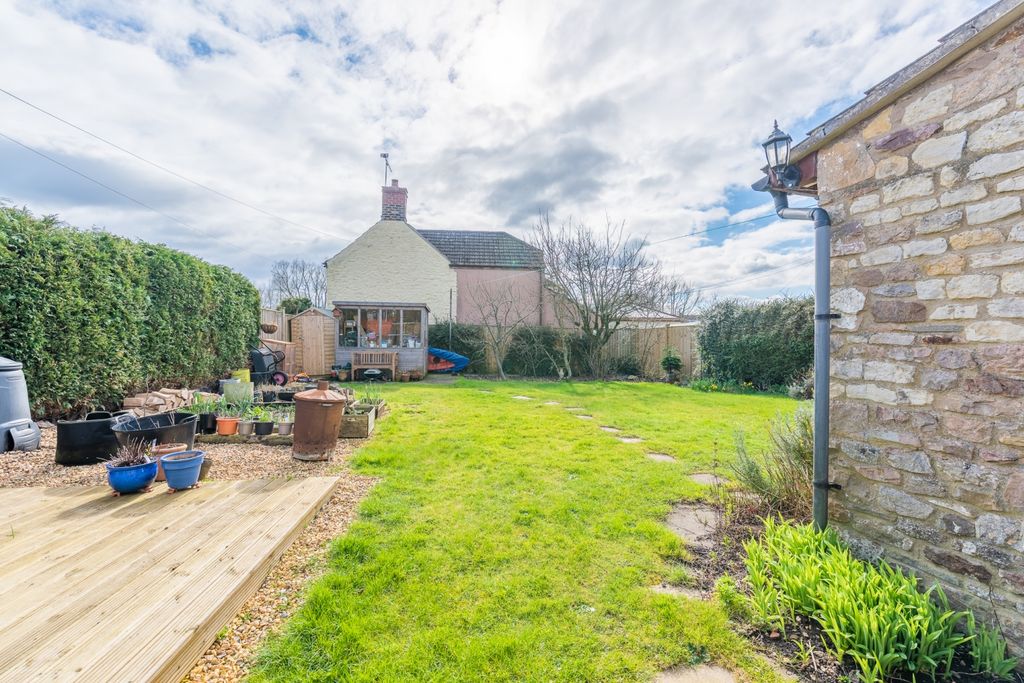 Property photo 3 of 34 3 Heathend Cottages (24)