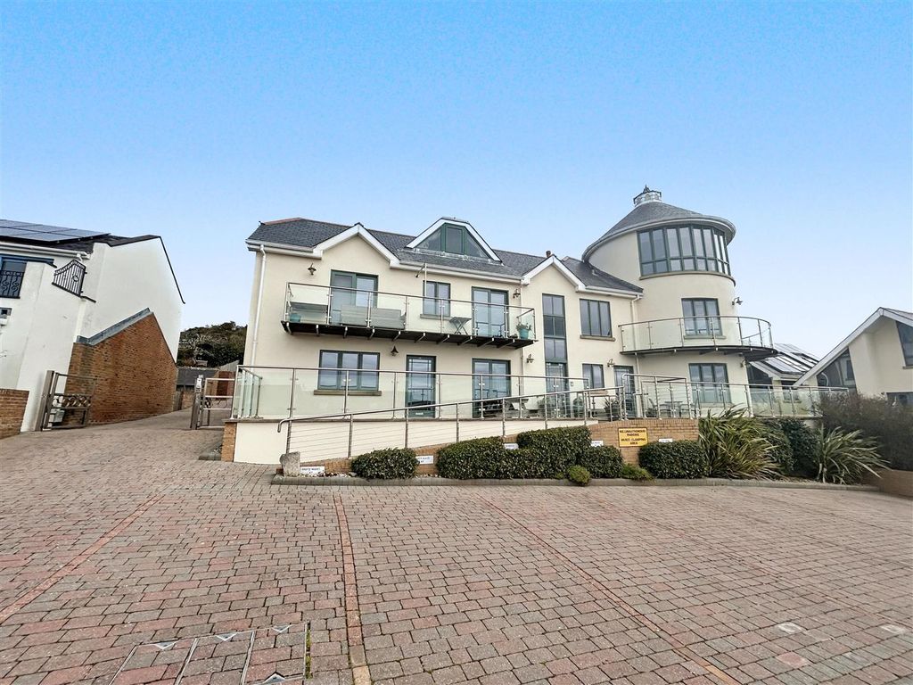 Property photo 1 of 11 Front