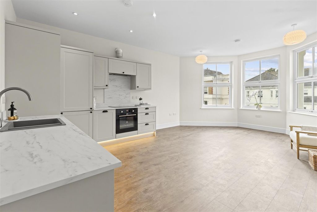 Property photo 3 of 50 Img_8810.Jpg