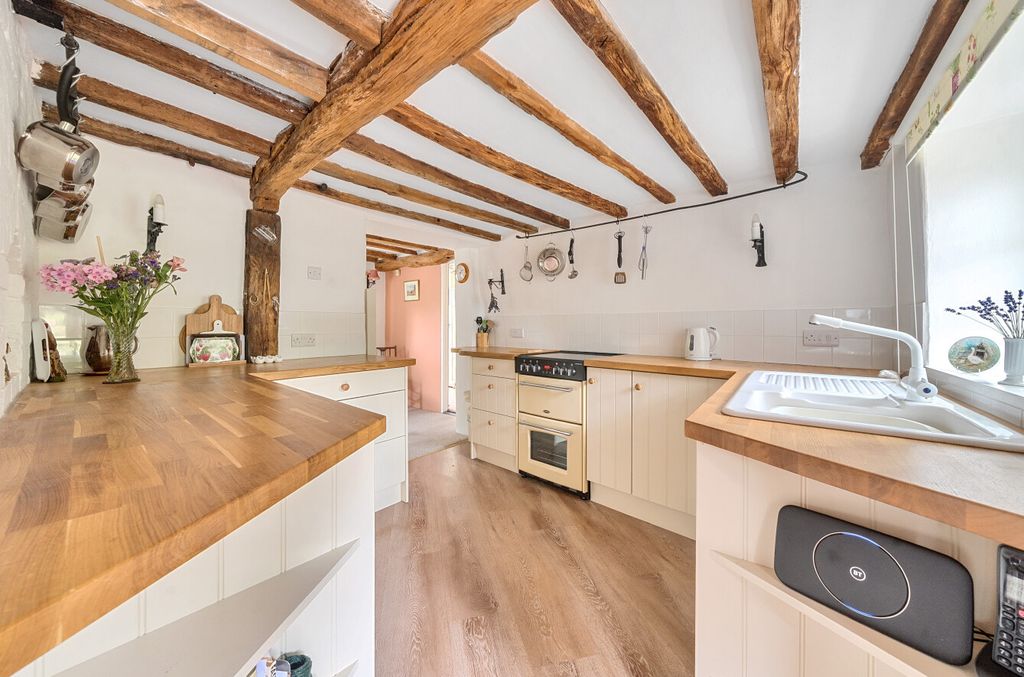 Property photo 2 of 16 1325424-16-6878Ff...