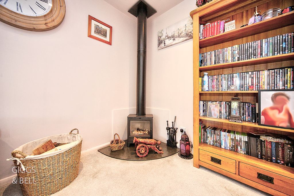 Property photo 3 of 20 4467493
