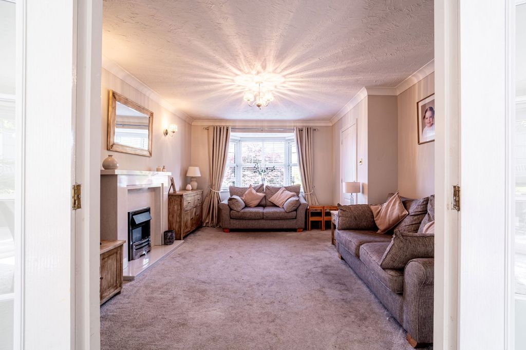 Property photo 2 of 23