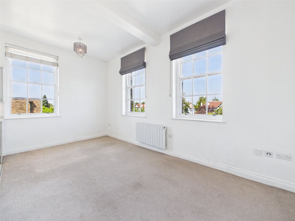 Property photo 2 of 11 Picture No. 30