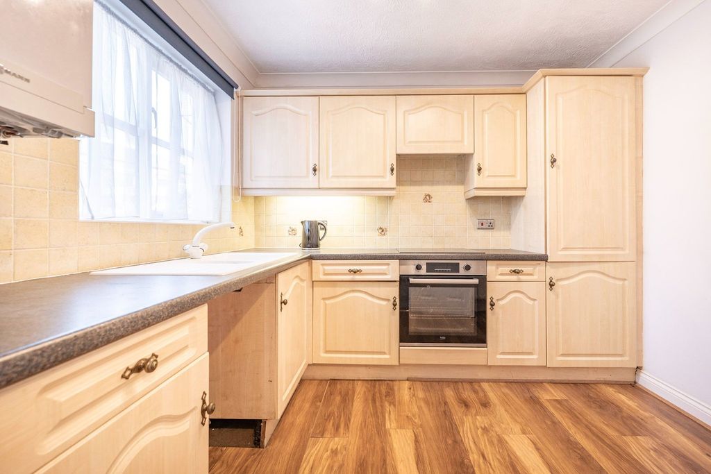 Property photo 3 of 14