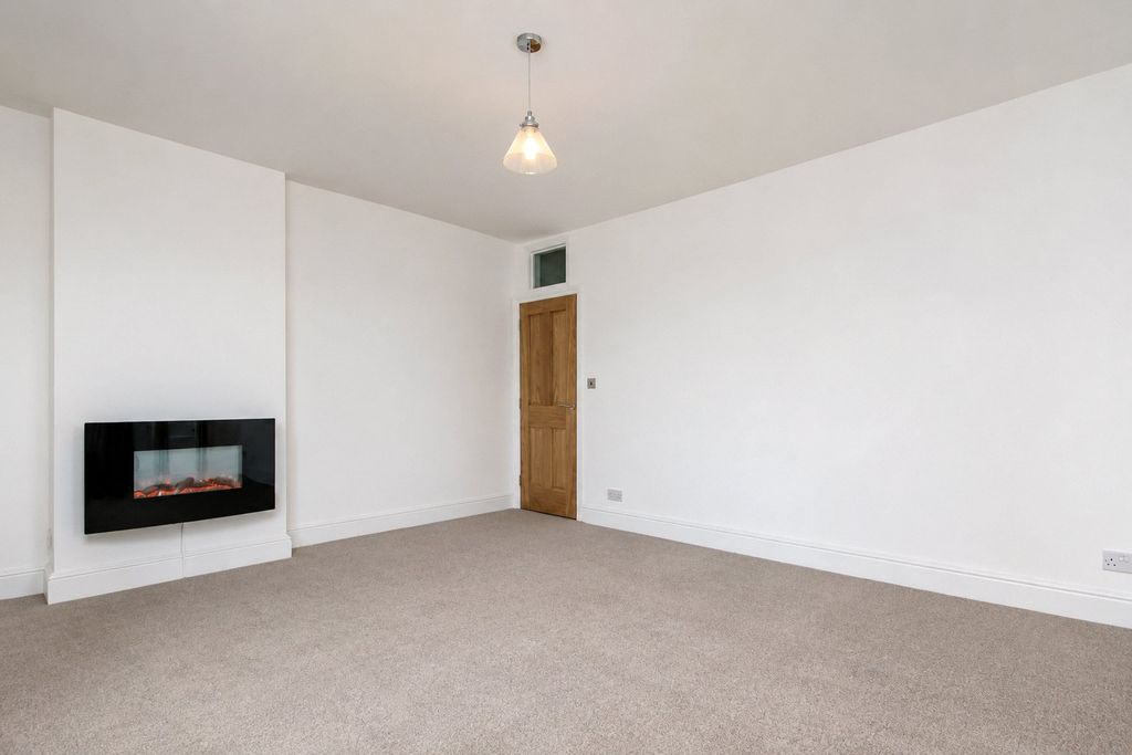 Property photo 2 of 14 Picture No. 31