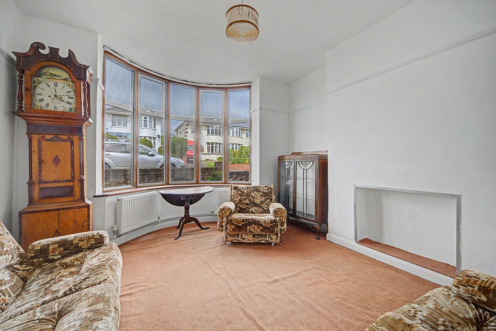 Property photo 2 of 36