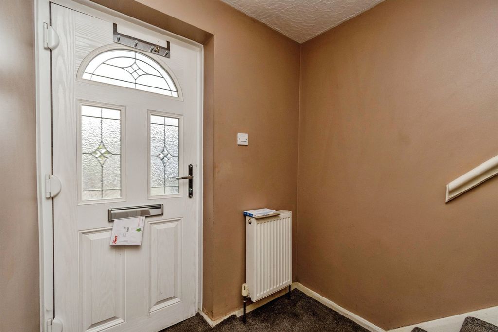 Property photo 2 of 19