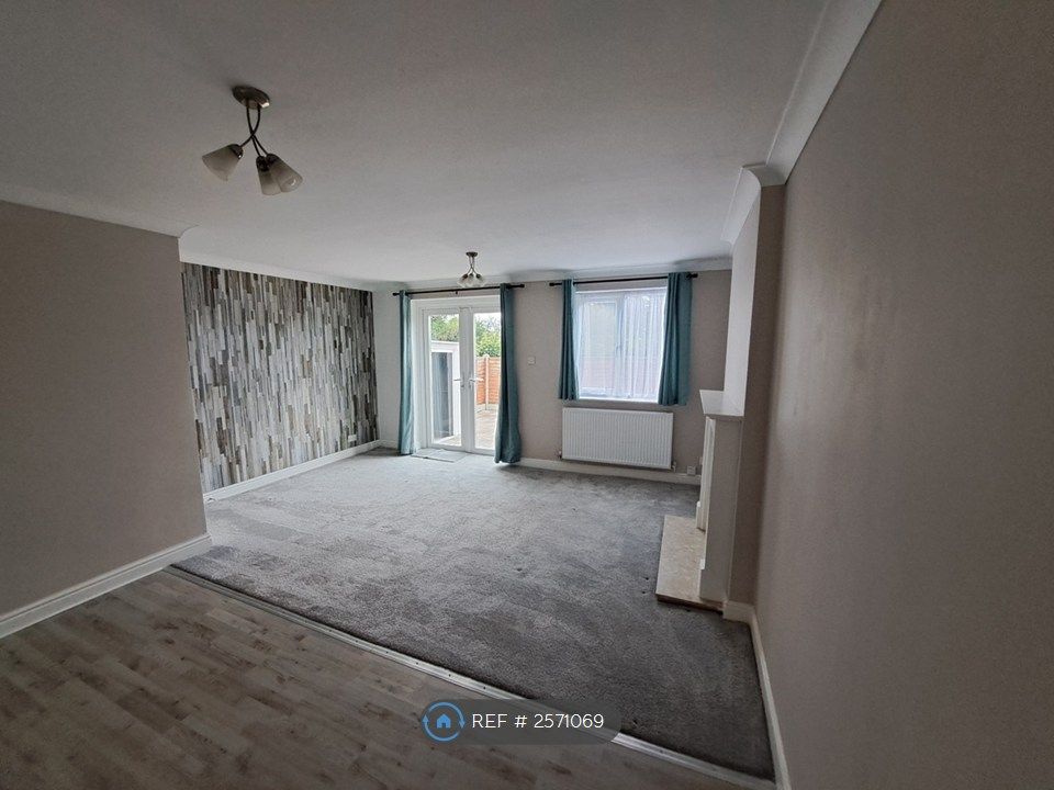 Property photo 1 of 10 Lounge