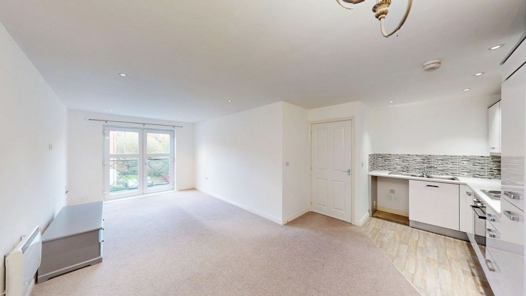 Property photo 2 of 12 Lounge