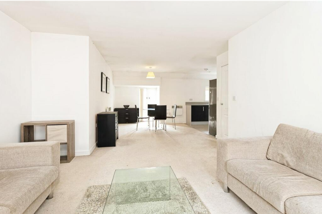 Property photo 2 of 5 Front