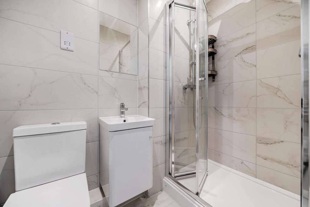 Property photo 3 of 22 Bathroom