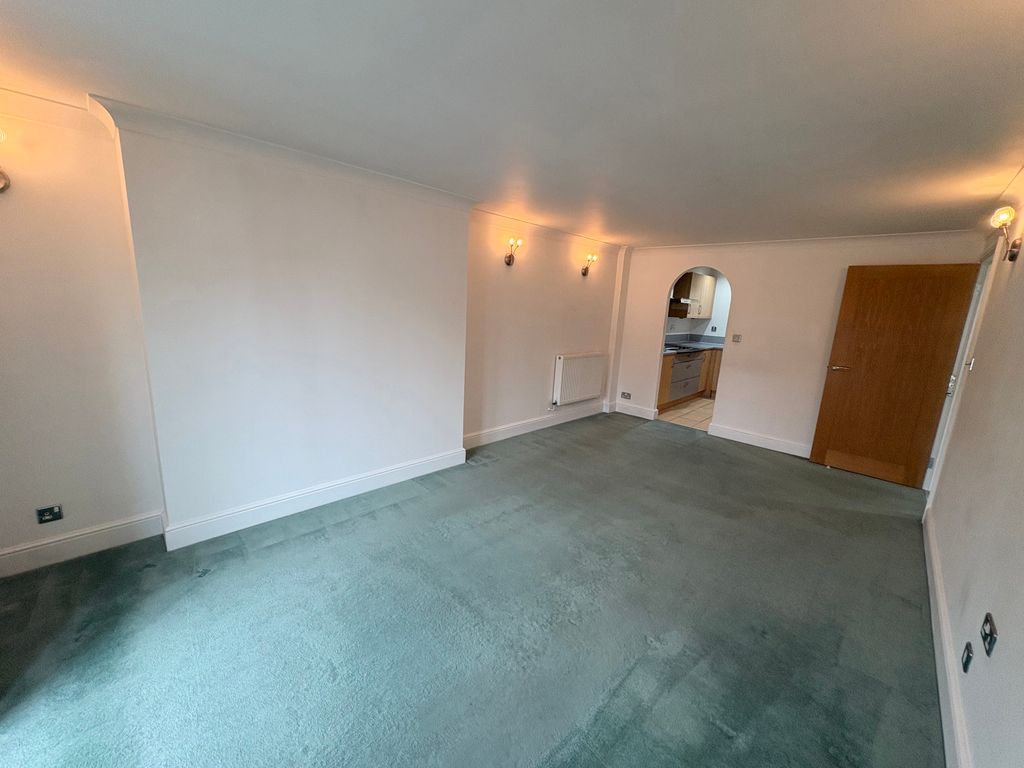 Property photo 2 of 10 Large Lounge/Diner